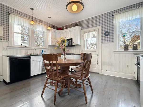 $229,900 | 1510 7th Street, Menominee, MI 49858