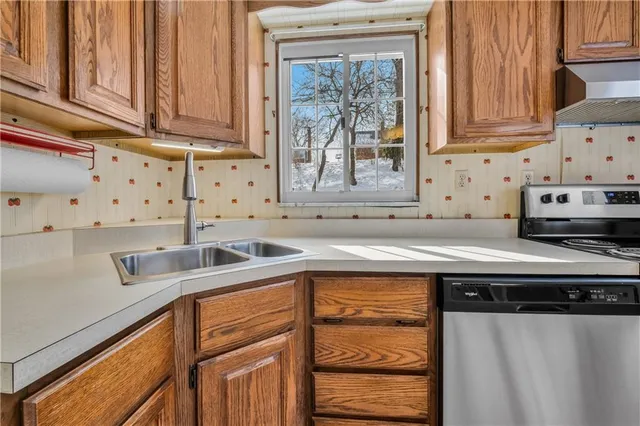 $255,000 | 656 Oxford Boulevard, Mt. Lebanon, PA 15243