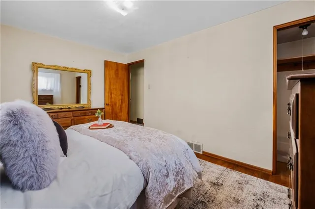 $255,000 | 656 Oxford Boulevard, Mt. Lebanon, PA 15243