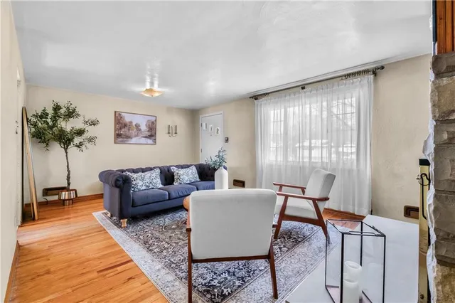 $255,000 | 656 Oxford Boulevard, Mt. Lebanon, PA 15243