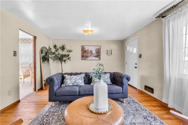 $255,000 | 656 Oxford Boulevard, Mt. Lebanon, PA 15243