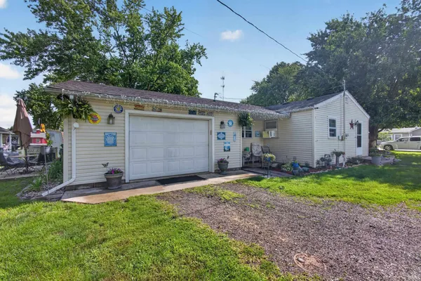 $75,000 | 211 South Wayne Street, Flora, IN 46929