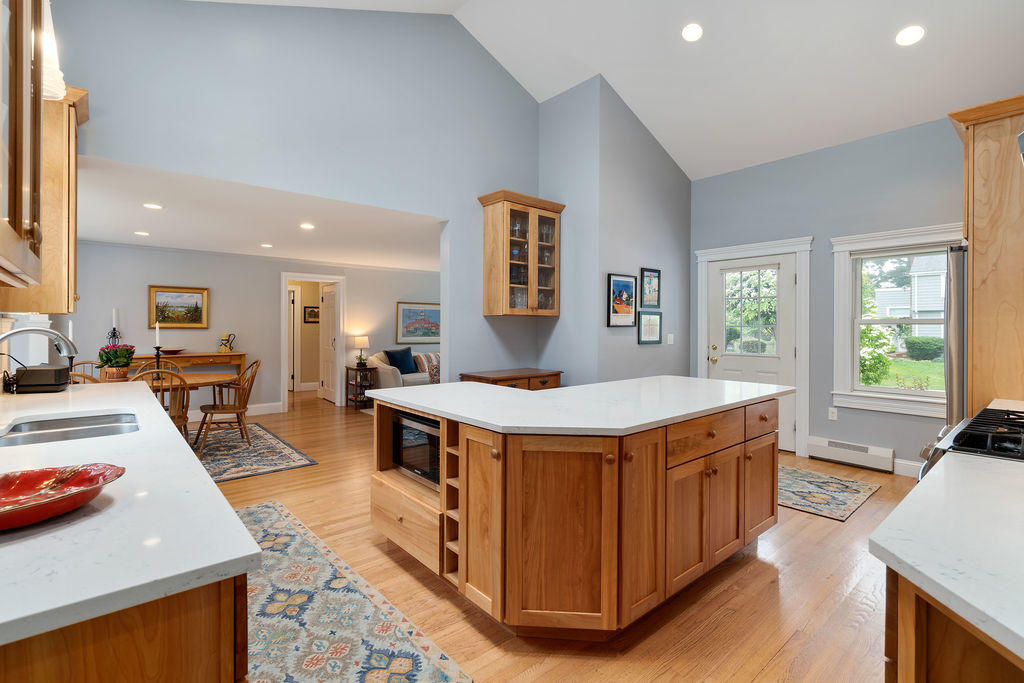 14 Whitney Road Falmouth, ME 04105 - Photo 5 of 51 007_14whitneyrdfalmouth-9