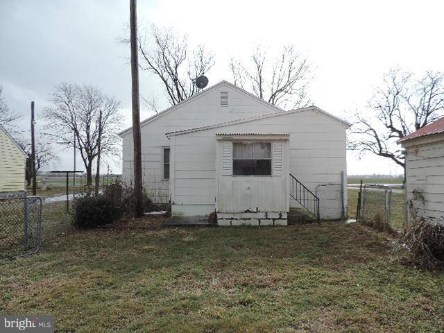 Exterior (Rear)