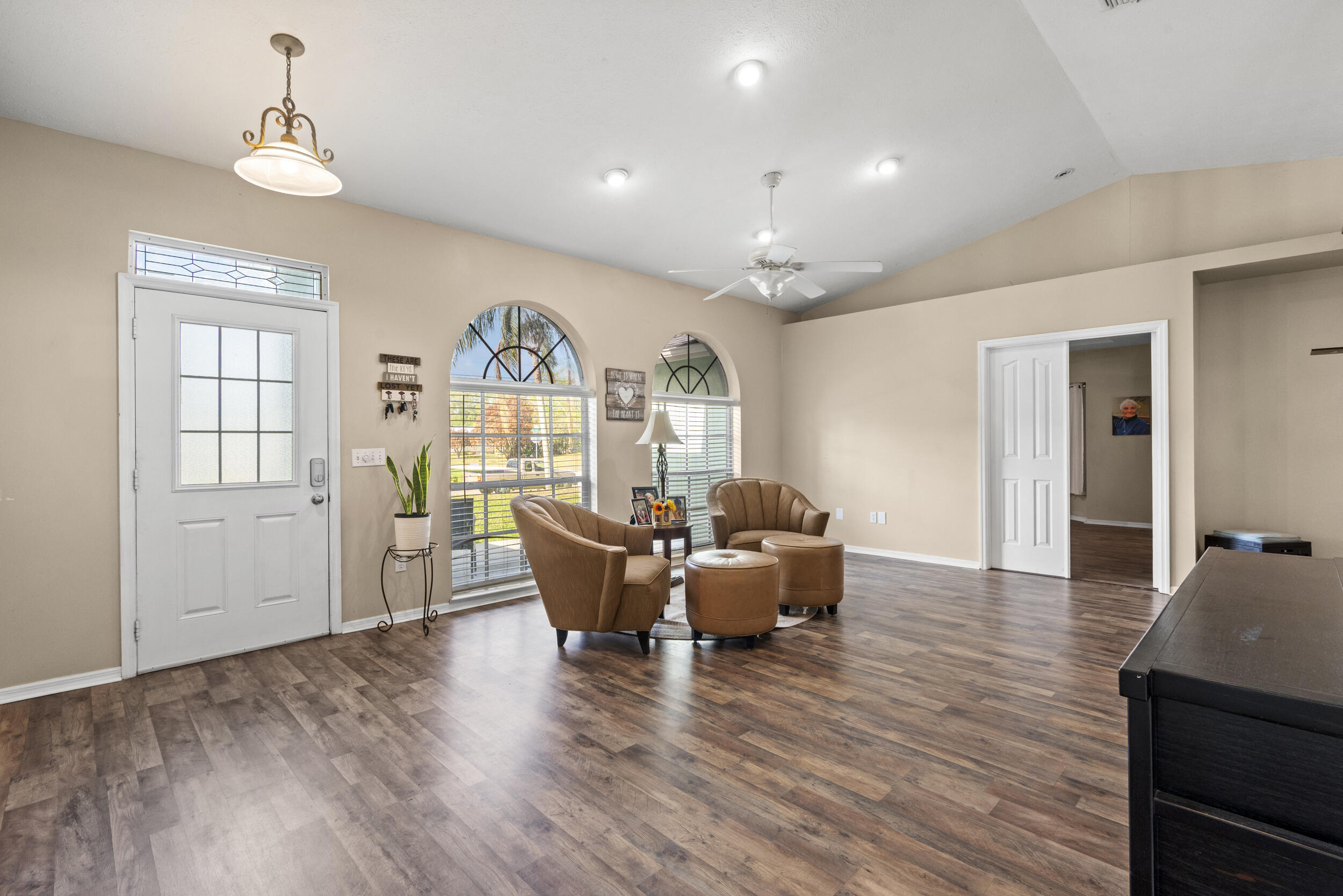 314 Southeast Fisk Road Port St. Lucie, FL 34984 - Photo 7 of 66 7_dsc01500