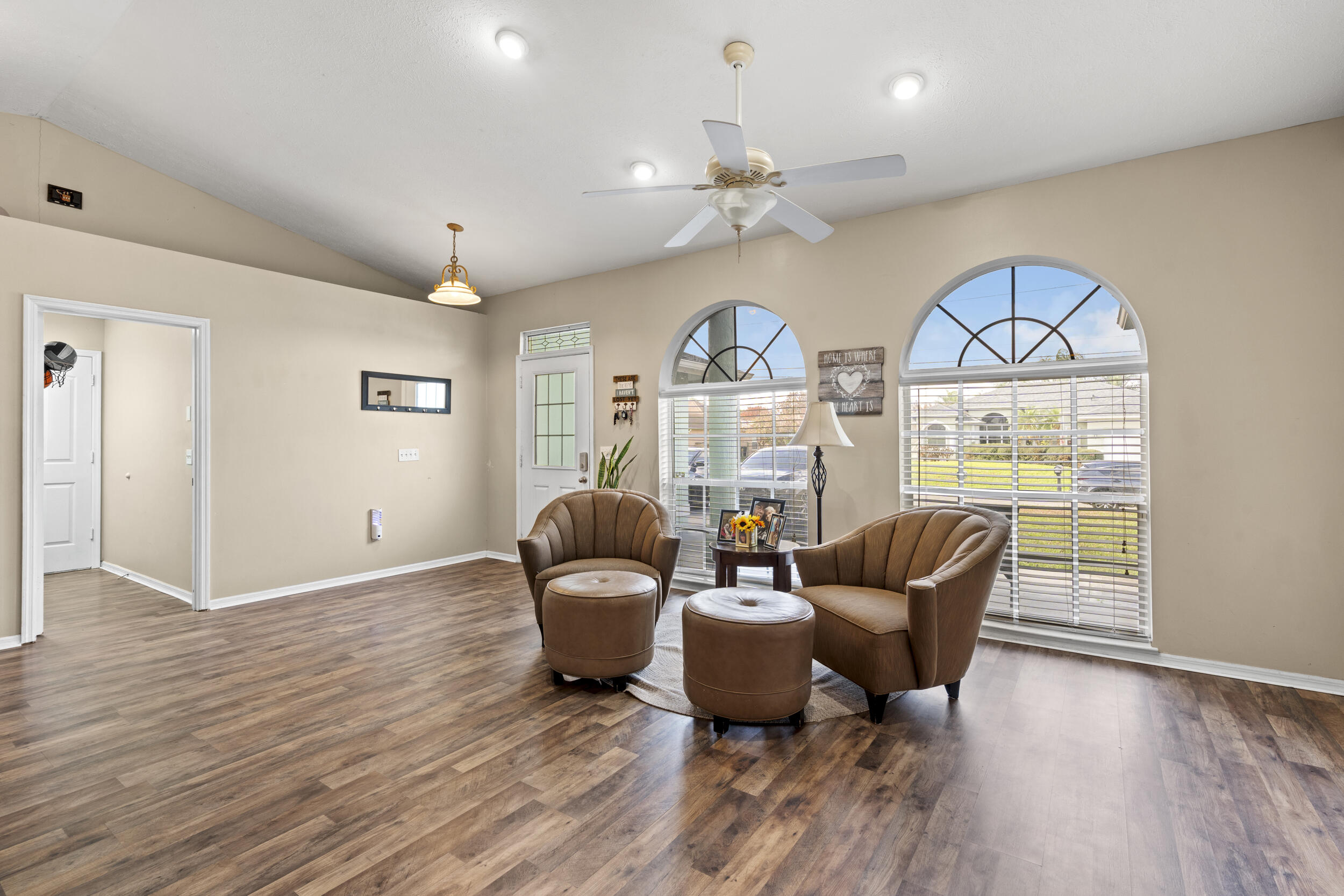 314 Southeast Fisk Road Port St. Lucie, FL 34984 - Photo 8 of 66 8_dsc01487