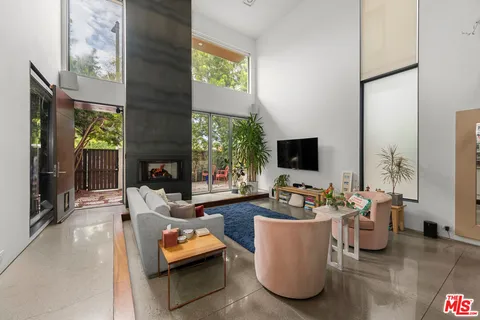 $2,799,000 | 417 Venice Way, Venice, CA 90291