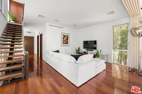 $2,799,000 | 417 Venice Way, Venice, CA 90291