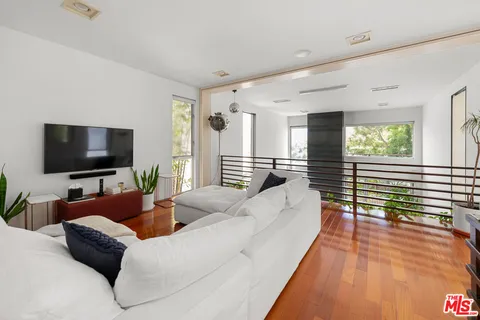 $2,799,000 | 417 Venice Way, Venice, CA 90291