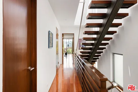 $2,799,000 | 417 Venice Way, Venice, CA 90291