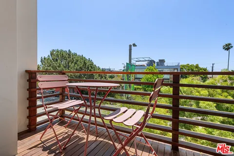 $2,799,000 | 417 Venice Way, Venice, CA 90291