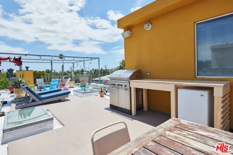 $2,799,000 | 417 Venice Way, Venice, CA 90291