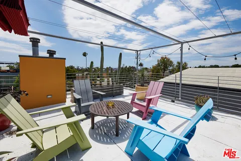 $2,799,000 | 417 Venice Way, Venice, CA 90291
