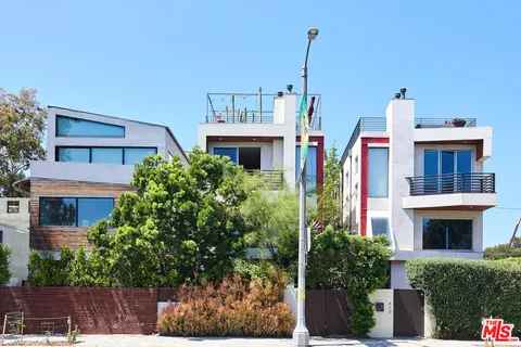 $2,799,000 | 417 Venice Way, Venice, CA 90291