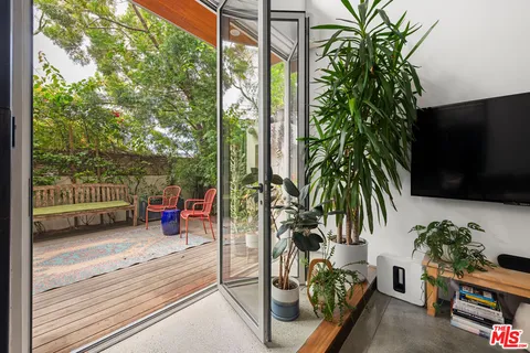 $2,799,000 | 417 Venice Way, Venice, CA 90291