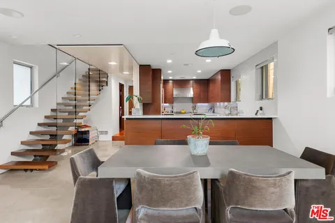 $2,799,000 | 417 Venice Way, Venice, CA 90291