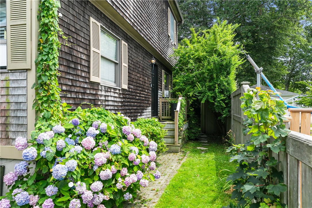 38 Harrison Avenue, Unit 1 Newport, RI 02840 - Photo 2 of 31