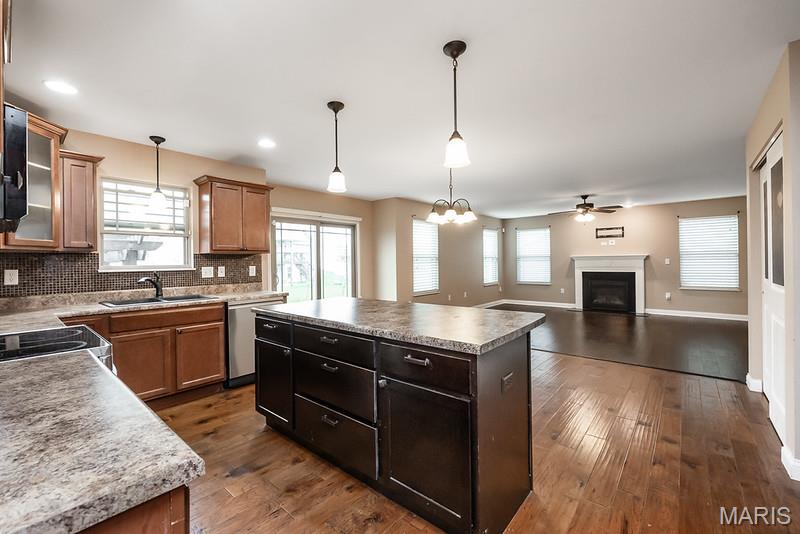 2662 London Lane Belleville, IL 62221 - Photo 11 of 46