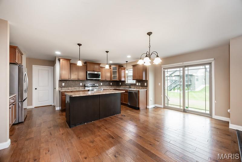 2662 London Lane Belleville, IL 62221 - Photo 9 of 46