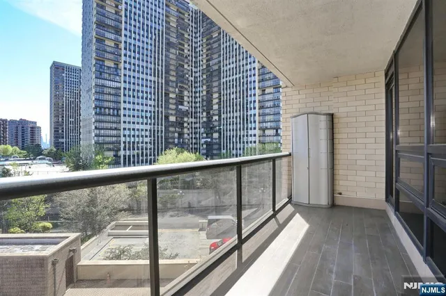 a view of a livingroom with a ceiling fan