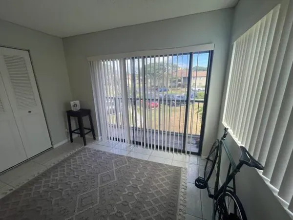 $2,100 | 504 Shady Pine Way, Unit A2, Greenacres, FL 33415