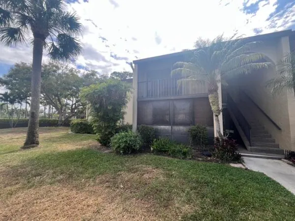 $2,100 | 504 Shady Pine Way, Unit A2, Greenacres, FL 33415