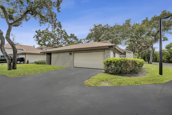 $859,000 | 4108 North 49th Avenue, Unit 4108, Hollywood, FL 33021