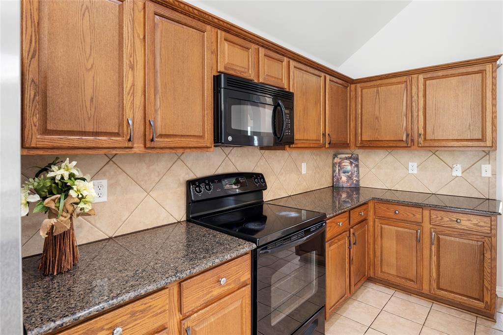 135 Springtree Street Denton, TX 76209 - Photo 7 of 26