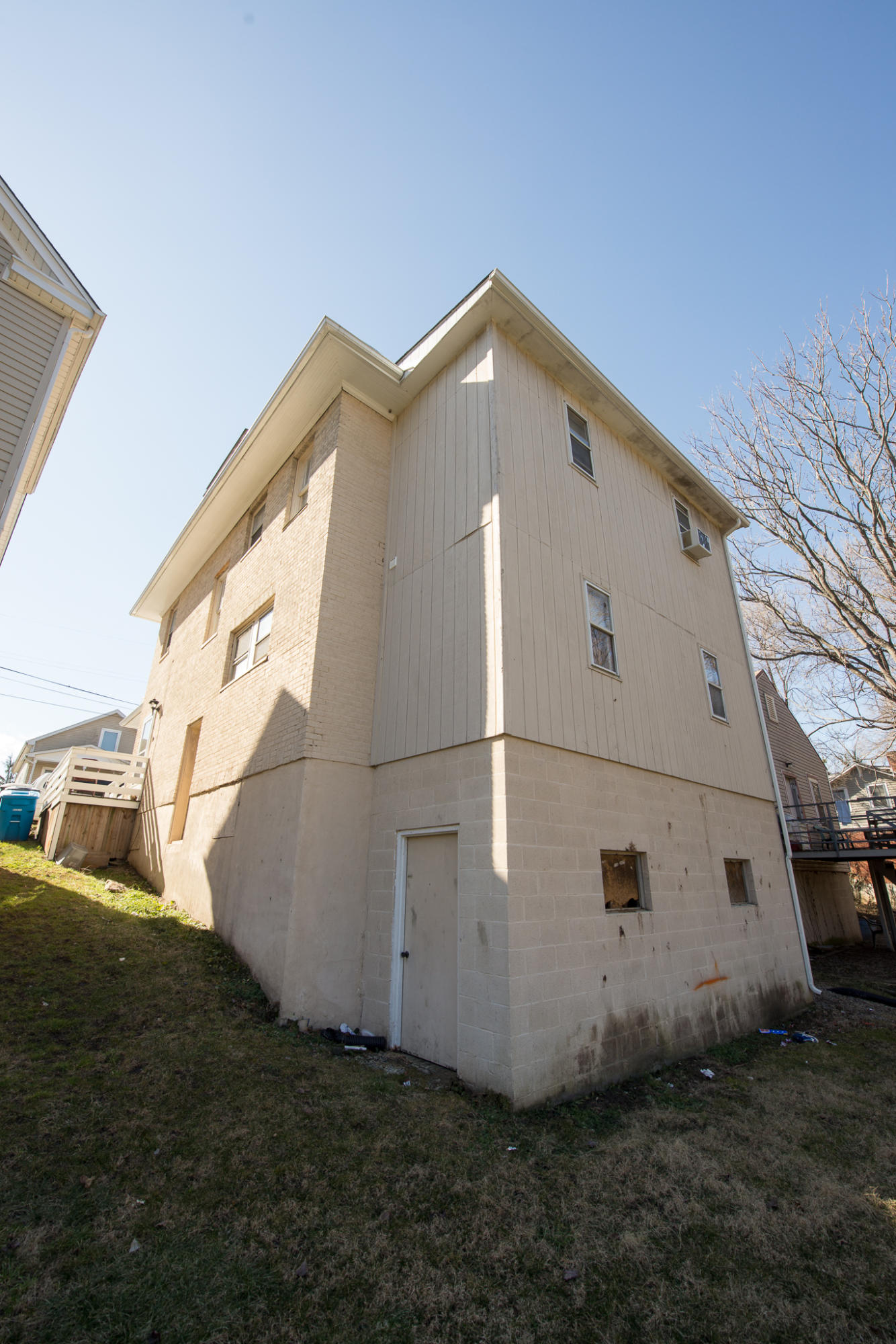 503 Rutherford Avenue Northwest Roanoke, VA 24016 - Photo 4 of 40 20160211-_DSC3704