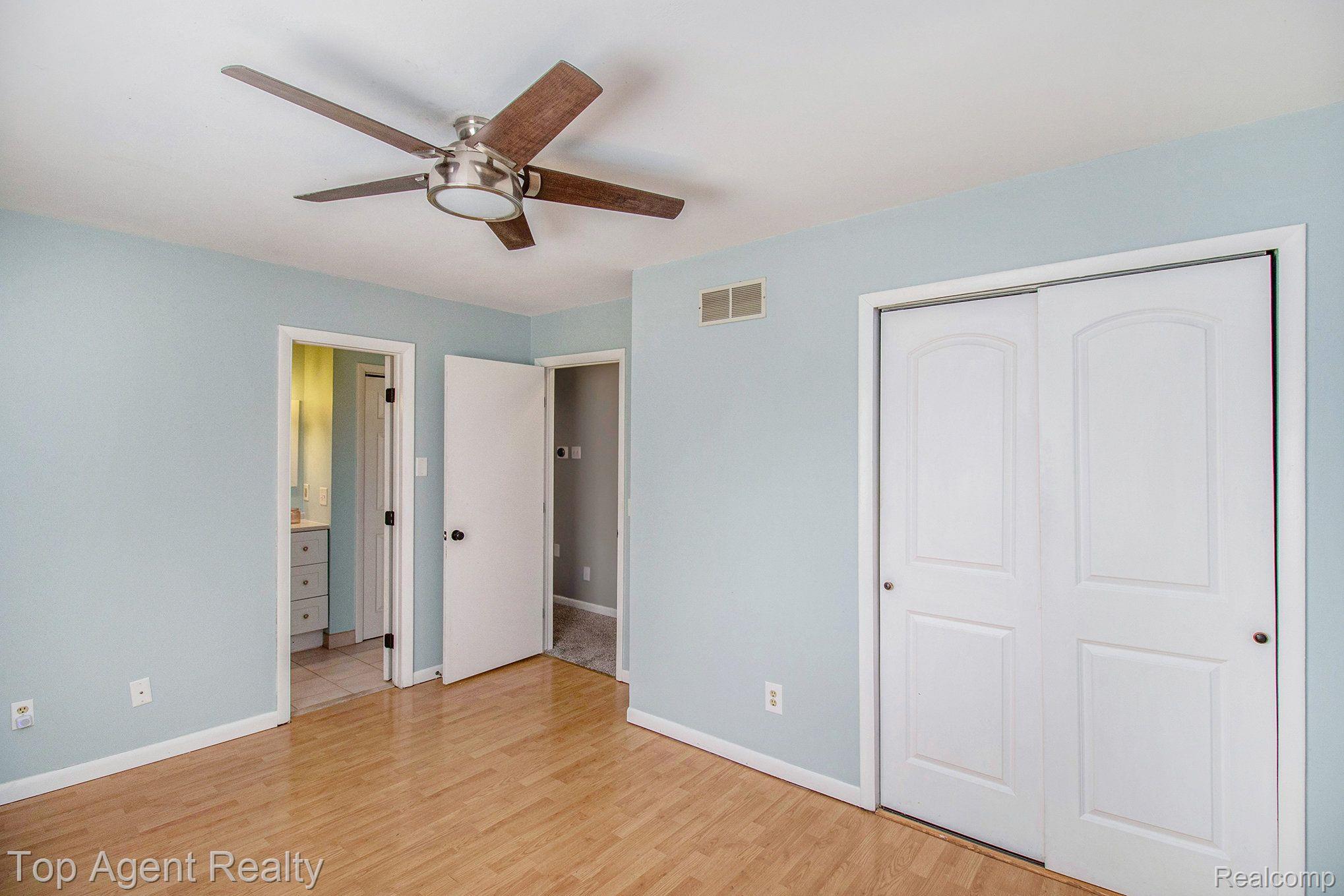 3429 Shaddick Road Waterford, MI 48328 - Photo 12 of 17