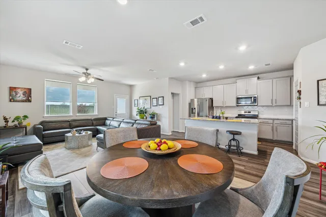 $2,500 | 13309 Emerald Mallard Drive, Texas City, TX 77568