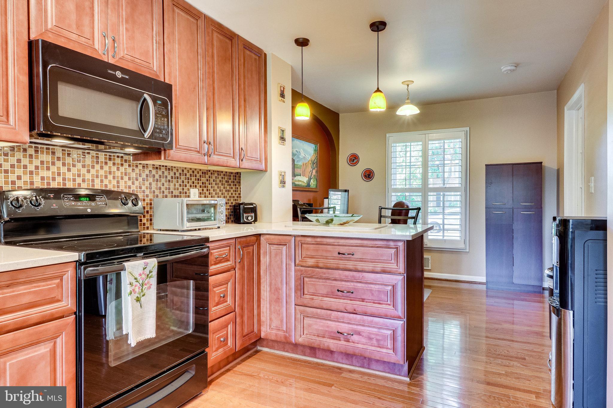 8304 Wickham Road Springfield, VA 22152 - Photo 21 of 60 Hardwood Floors