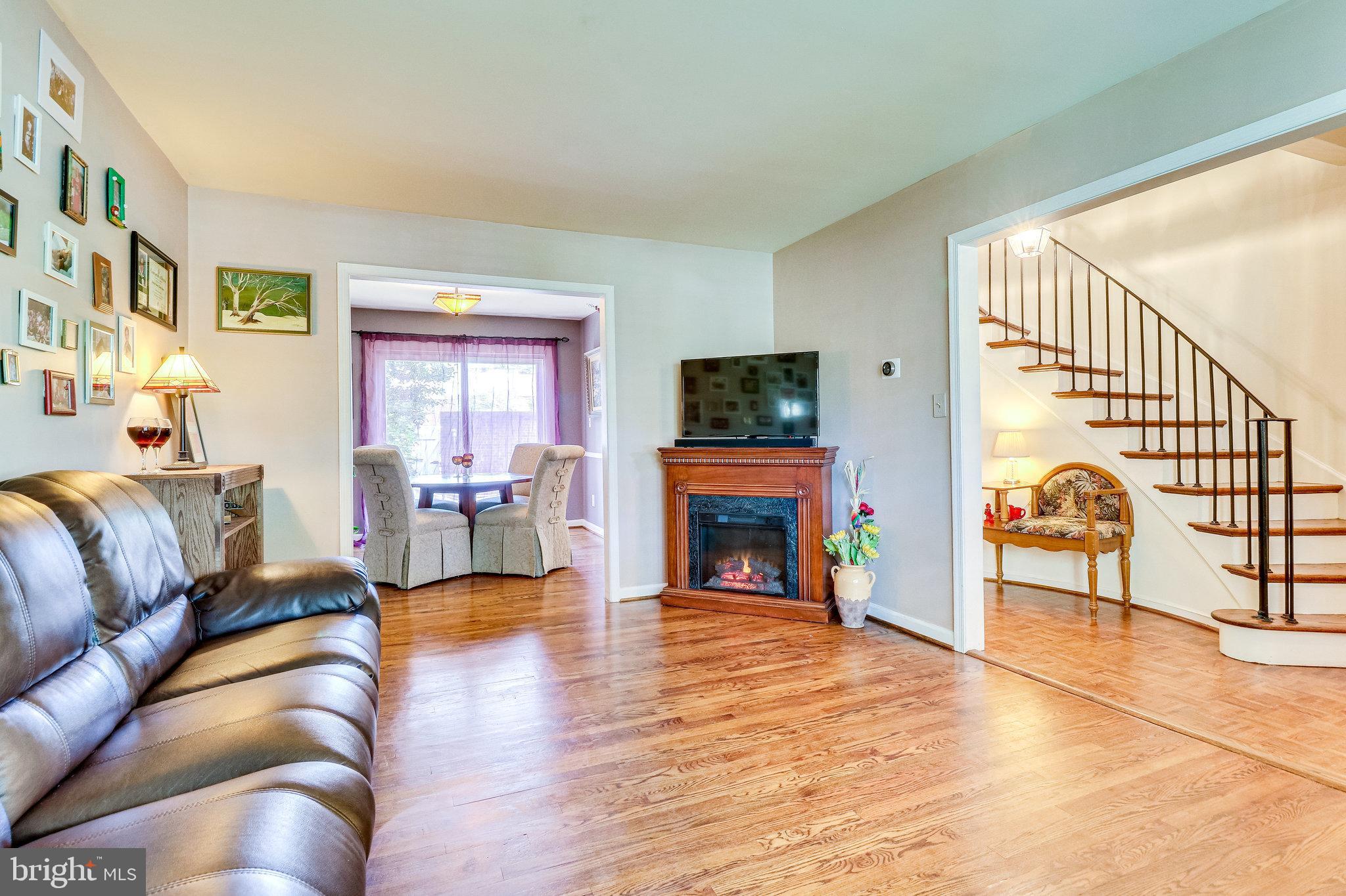 8304 Wickham Road Springfield, VA 22152 - Photo 7 of 60 Large, Open Living Room