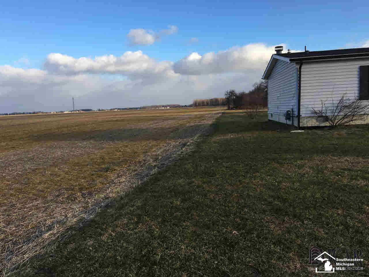 6104 Stewart Road Monroe, MI 48162 - Photo 2 of 18