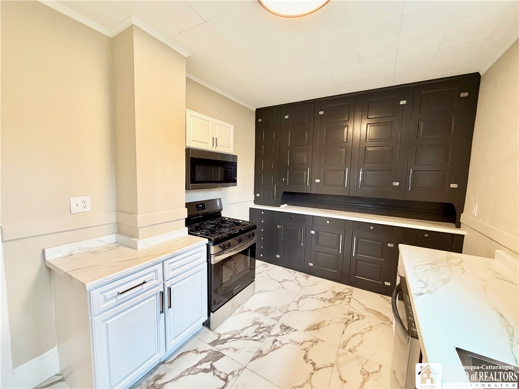 148 Maple Street Jamestown, NY 14701 - Photo 4 of 18