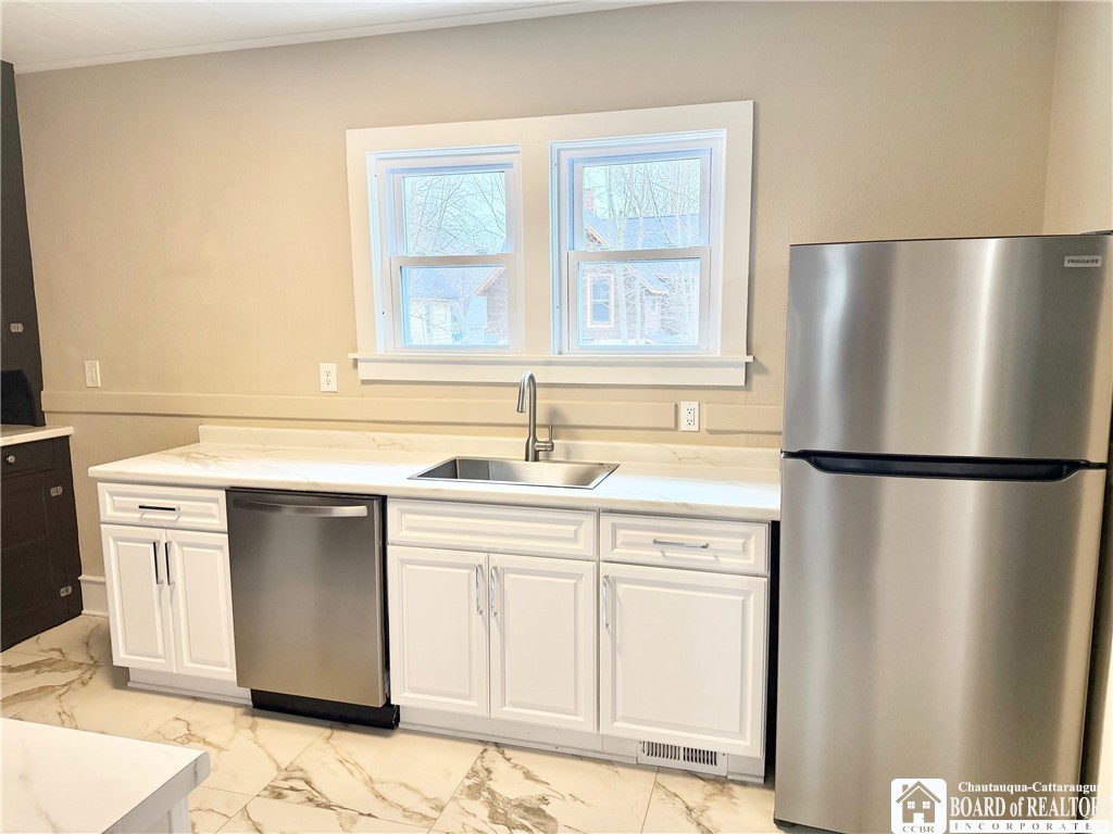 148 Maple Street Jamestown, NY 14701 - Photo 6 of 18