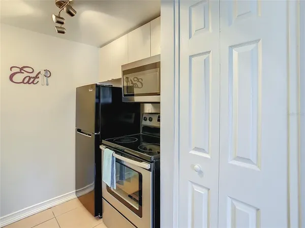 $1,035 | 4145 Dolphin Drive, Unit 4145, Tampa, FL 33617