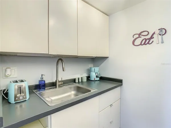 $1,035 | 4145 Dolphin Drive, Unit 4145, Tampa, FL 33617