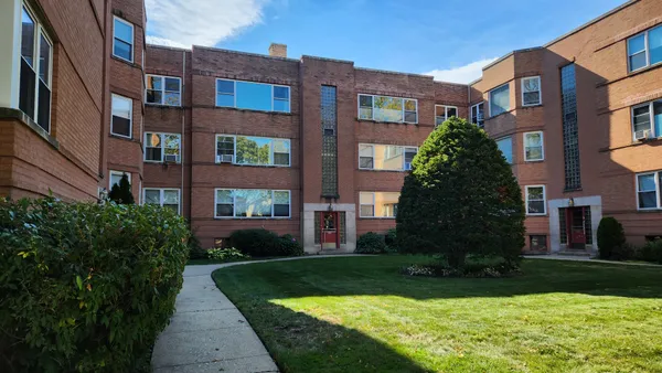 $215,000 | 2641 West Fitch Avenue, Unit 2, Chicago, IL 60645