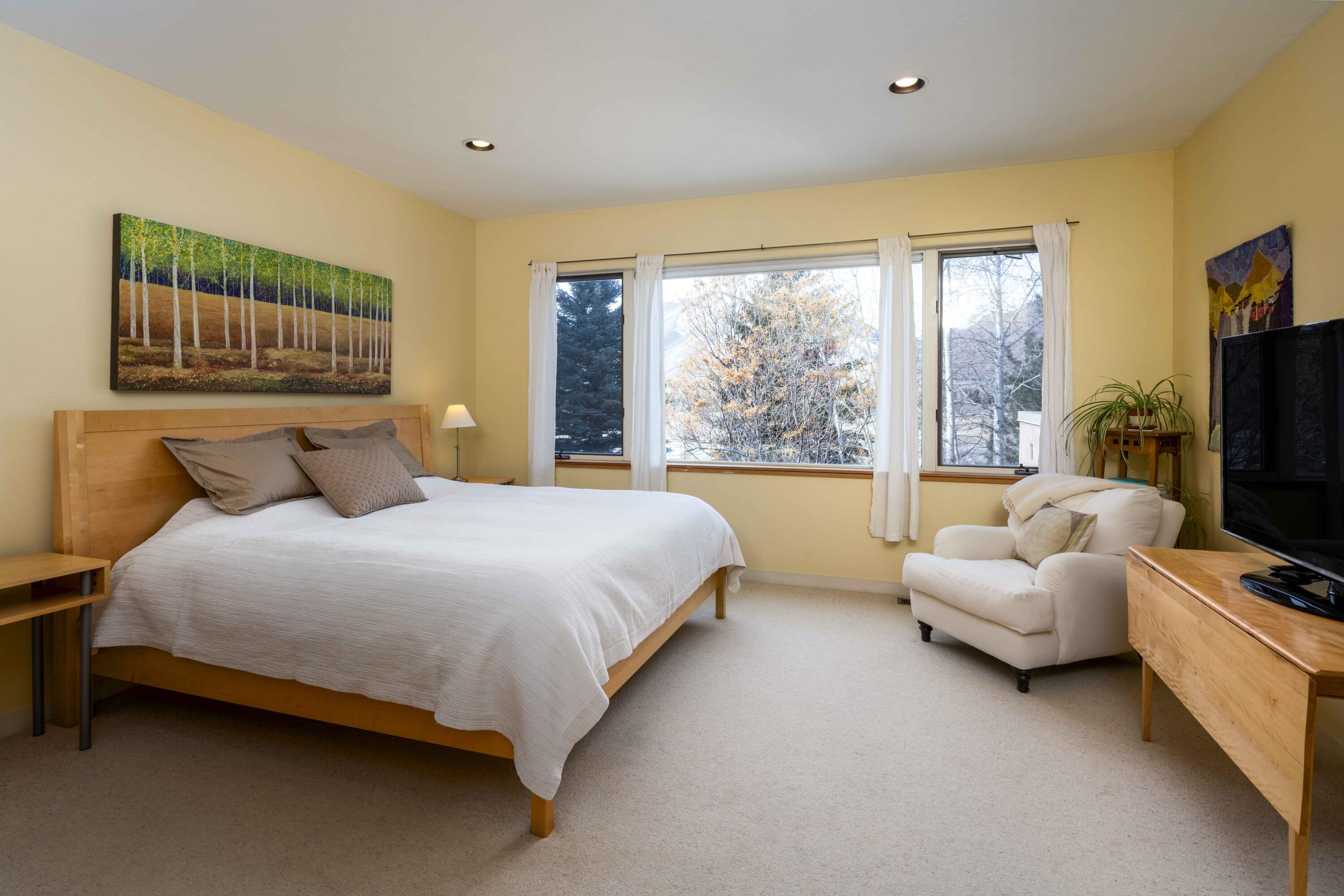 101 Dogwood Road Hailey, ID 83333 - Photo 12 of 34 Primary Bedroom