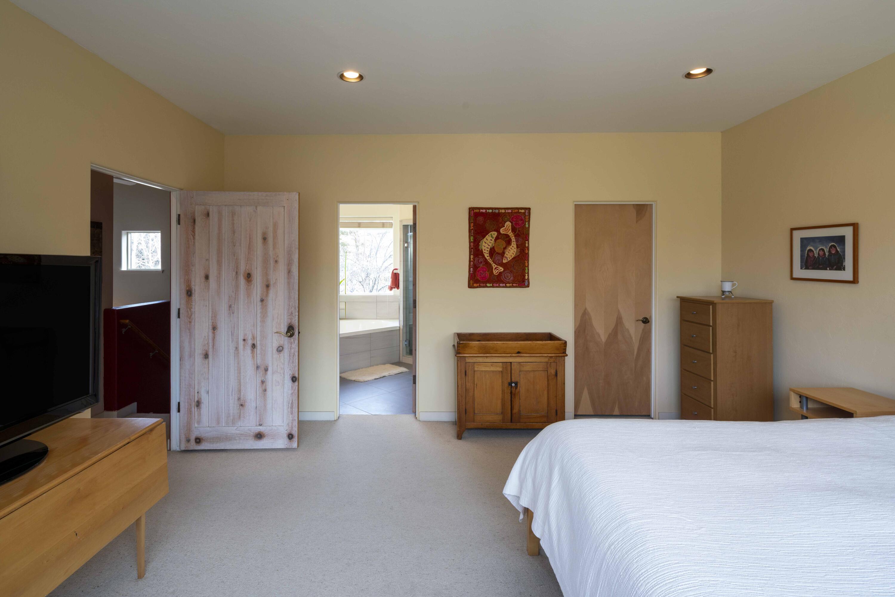 101 Dogwood Road Hailey, ID 83333 - Photo 13 of 34 Primary Bedroom