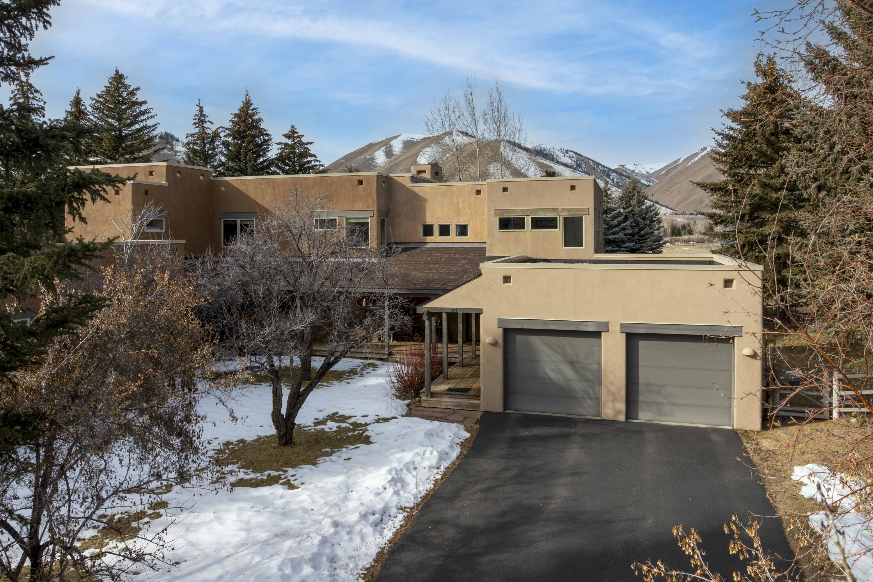 101 Dogwood Road Hailey, ID 83333 - Photo 24 of 34 Front of House