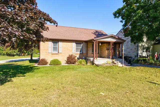 $139,900 | 1614 29th Avenue, Menominee, MI 49858