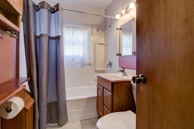 $139,900 | 1614 29th Avenue, Menominee, MI 49858