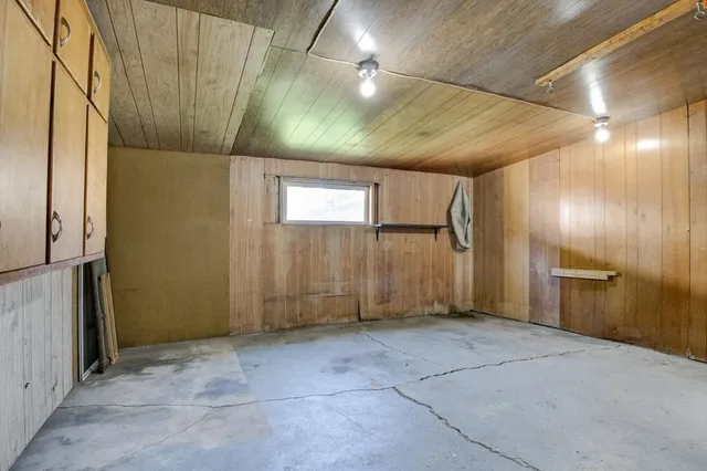 $139,900 | 1614 29th Avenue, Menominee, MI 49858