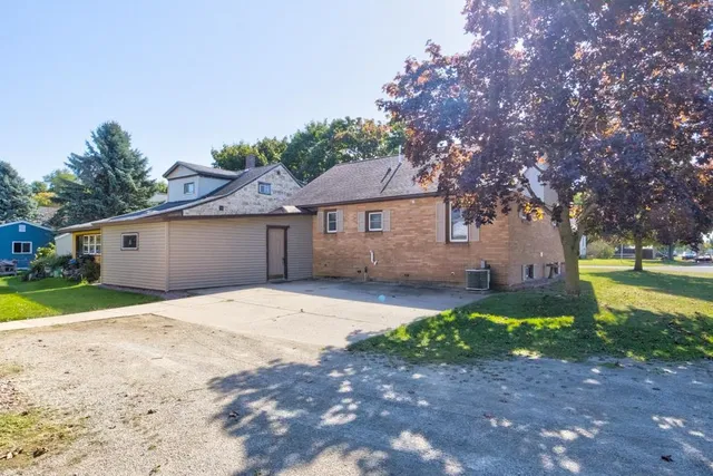 $139,900 | 1614 29th Avenue, Menominee, MI 49858