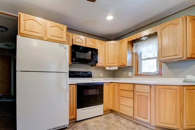 $139,900 | 1614 29th Avenue, Menominee, MI 49858