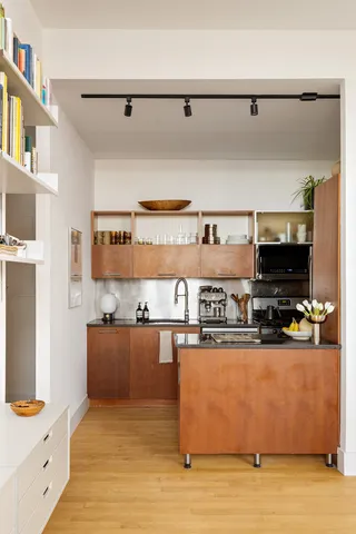 $1,100,000 | 970 Kent Avenue, Unit 512 | Bedford-Stuyvesant