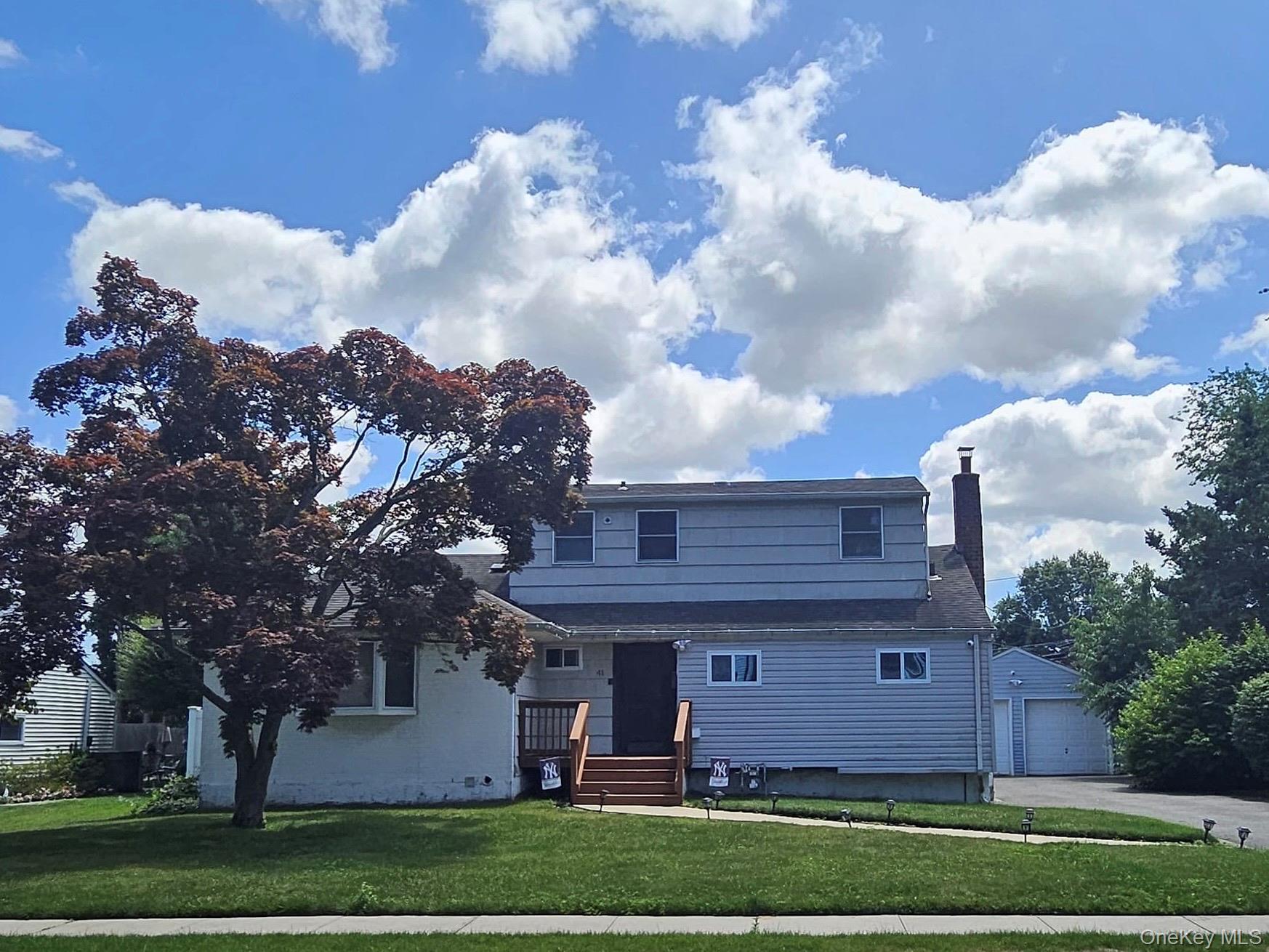 41 Cambria Road Syosset, NY 11791 - Photo 1 of 1