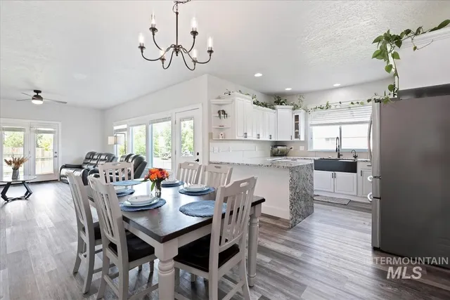 $649,000 | 1726 North Calaveras Place, Kuna, ID 83634